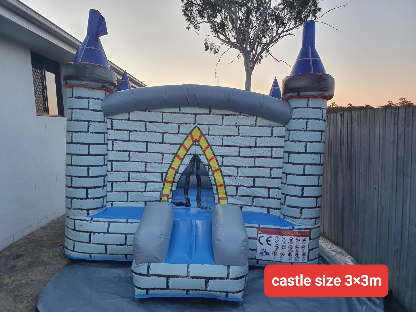 Grey Jumping Castle, Northside